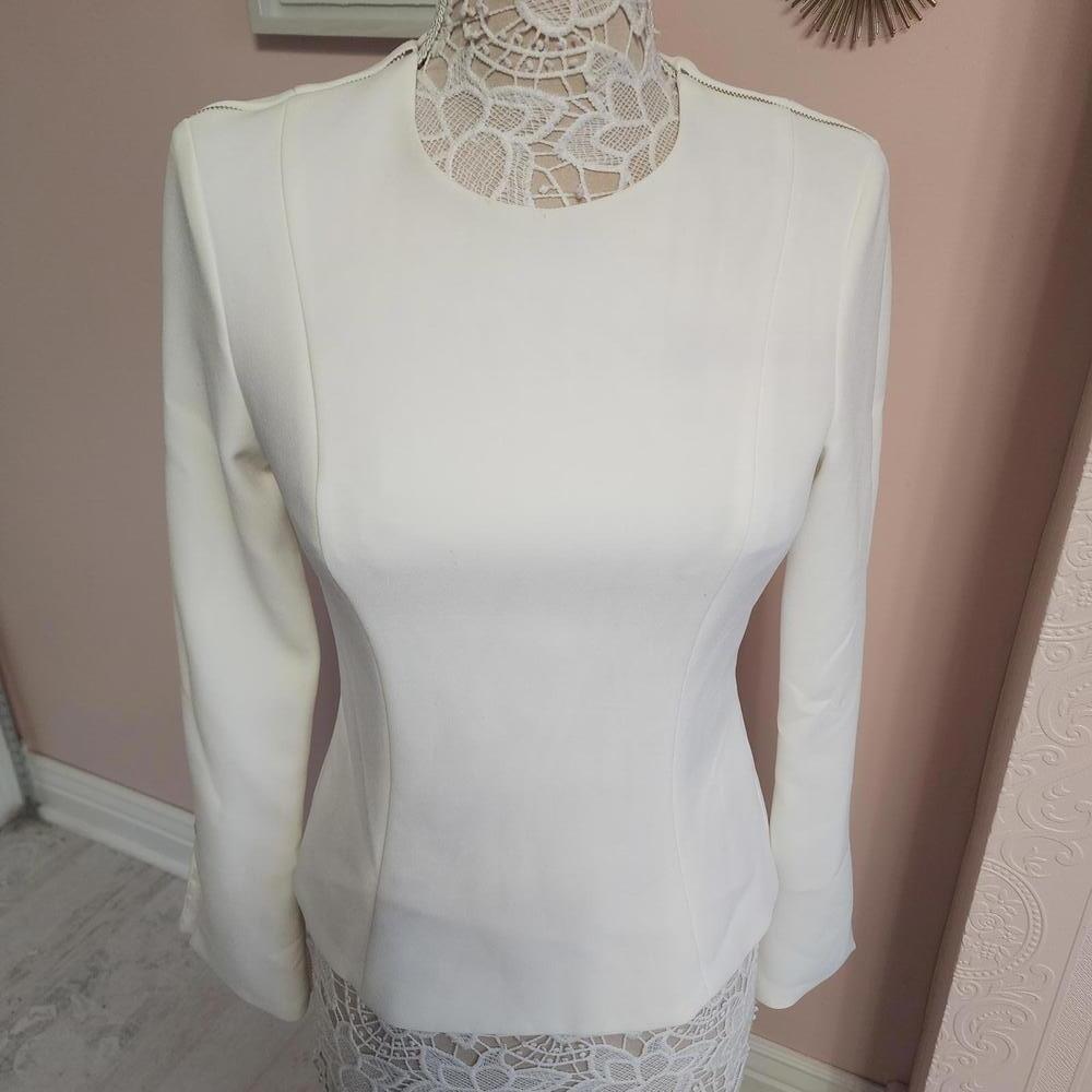 EUC CUE anthropologie unique white zipper blouse do not think was ever worn 10